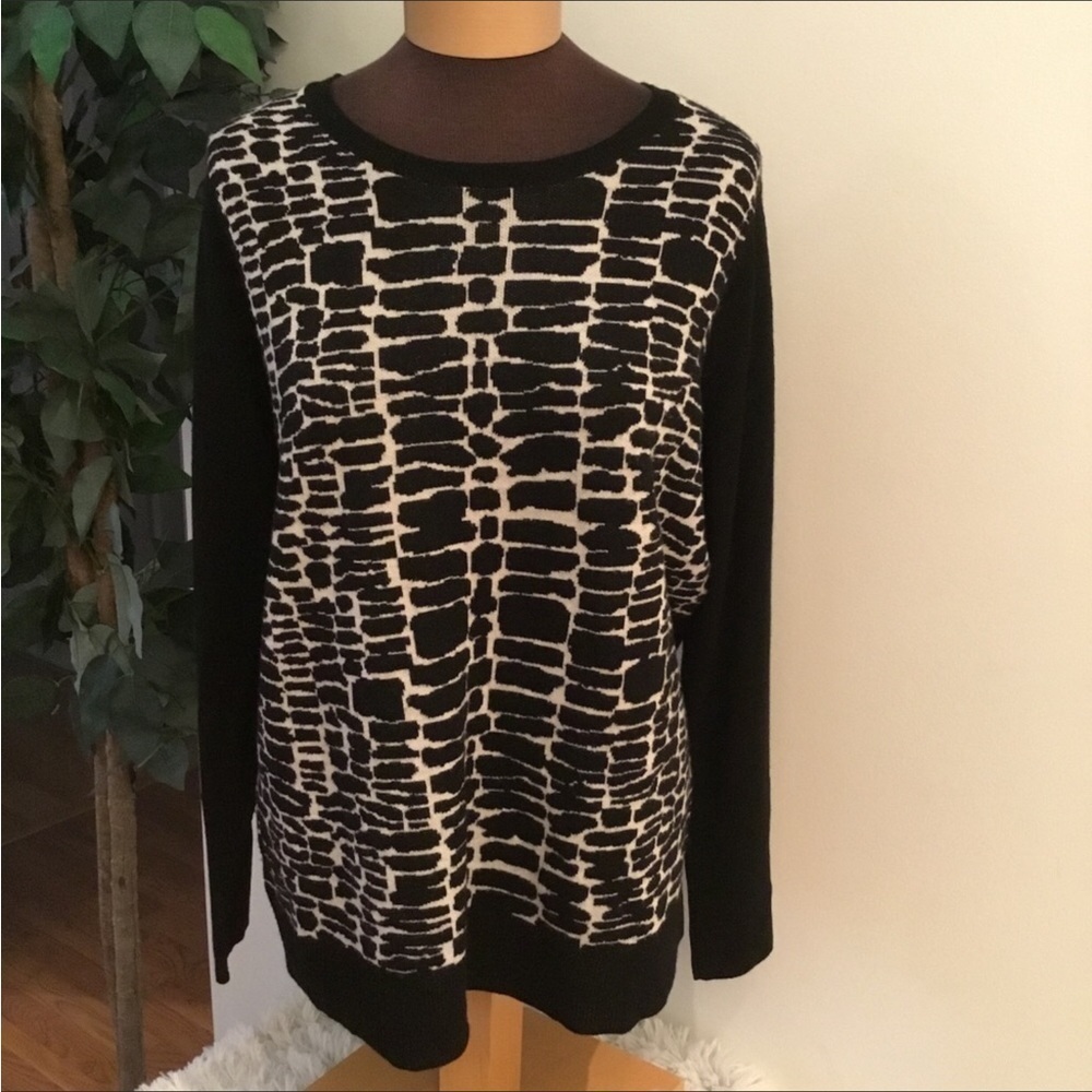 Sejour Sweater Woman’s 1X plus black and white lightweight long sleeve r…